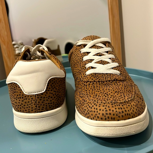 Old Navy - Picture 3 of 5